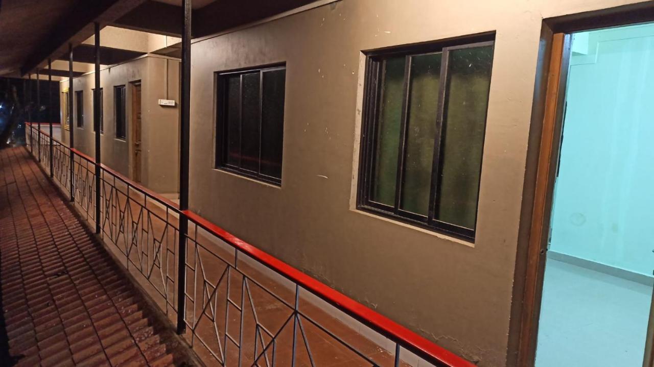 אליבג Dlite Beach Grove Cottages מראה חיצוני תמונה